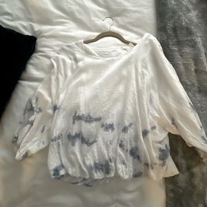 P.Michael white and blue top